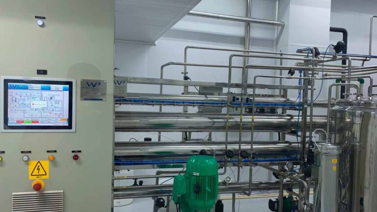 Saiba quais fatores considerar ao escolher equipamentos para tratamento de água industrial e ter mais eficiência, economia e conformidade com as normas.